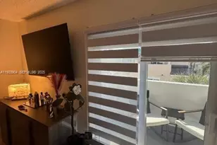 8670 NW 6th Ln, Miami, FL 33126 - Photo 23