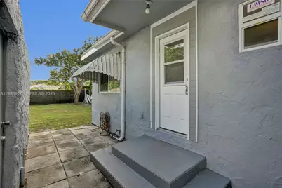 249 SW 4th St #2, Dania Beach, FL 33004 - Photo 3