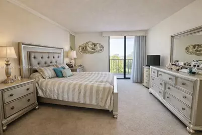 19355 Turnberry Way #5B, Aventura, FL 33180 - Photo 5