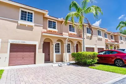 21007 NW 14 Pl #351, Miami Gardens, FL 33169 - Photo 1