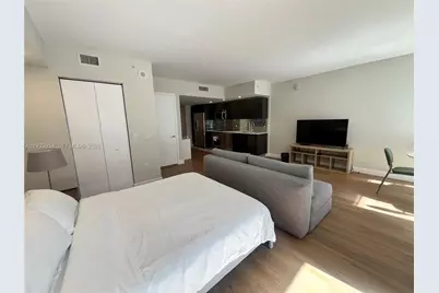 31 SE 6th St #703, Miami, FL 33131 - Photo 5