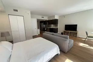 31 SE 6th St, Miami, FL 33131 - Photo 5