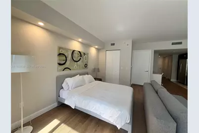31 SE 6th St #703, Miami, FL 33131 - Photo 13