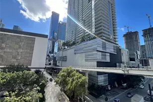 31 SE 6th St, Miami, FL 33131 - Photo 15