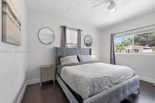 560 NE 161st St, Miami, FL 33162 - Photo 25