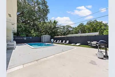 560 NE 161st St #0, Miami, FL 33162 - Photo 43