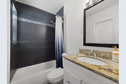 560 NE 161st St #0, Miami, FL 33162 - Photo 29