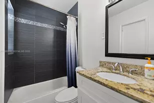 560 NE 161st St, Miami, FL 33162 - Photo 29