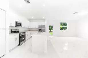 2209 SE 30th St, Homestead, FL 33035 - Photo 3