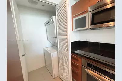 253 NE 2nd St #2409, Miami, FL 33132 - Photo 15