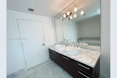 253 NE 2nd St #2409, Miami, FL 33132 - Photo 37