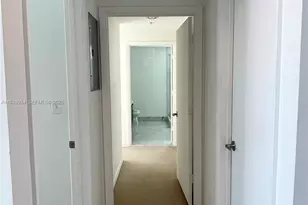 253 NE 2nd St, Miami, FL 33132 - Photo 21