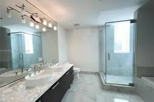 253 NE 2nd St, Miami, FL 33132 - Photo 33