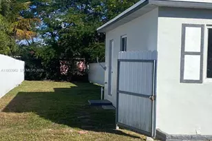 1265 NE 142nd St, North Miami, FL 33161 - Photo 21