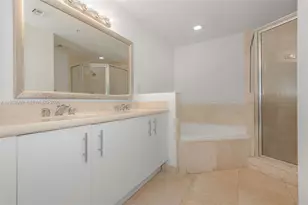 7900 Harbor Island Dr, North Bay Village, FL 33141 - Photo 23