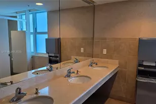 7900 Harbor Island Dr, North Bay Village, FL 33141 - Photo 35