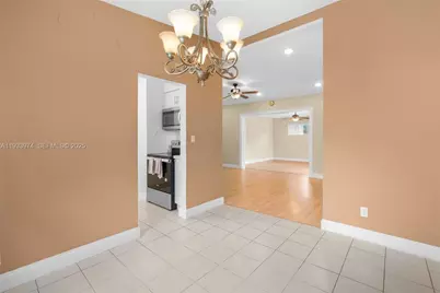 4310 SW 9th Ct, Plantation, FL 33317 - Photo 11