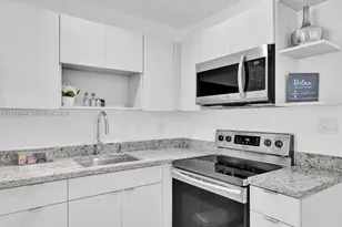 208 SE 4th St, Hallandale Beach, FL 33009 - Photo 11