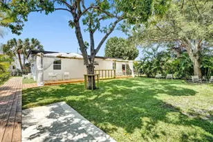 208 SE 4th St, Hallandale Beach, FL 33009 - Photo 5