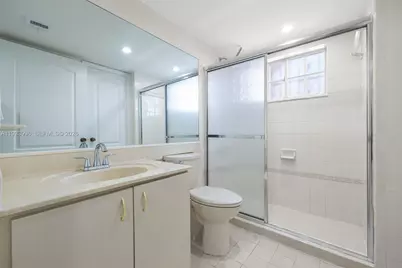 2425 W 76th St #102, Hialeah, FL 33016 - Photo 15