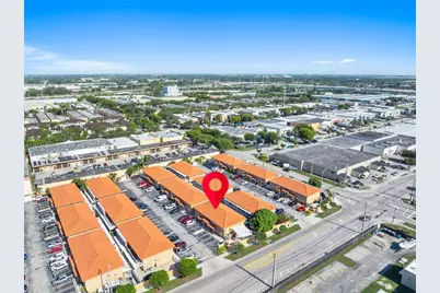 2425 W 76th St #102, Hialeah, FL 33016 - Photo 35