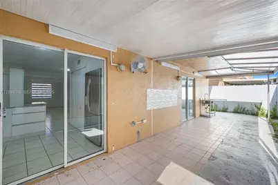 2425 W 76th St #102, Hialeah, FL 33016 - Photo 29