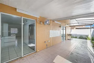 2425 W 76th St, Hialeah, FL 33016 - Photo 29