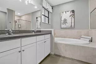 12140 Village Pl, Davie, FL 33325 - Photo 21