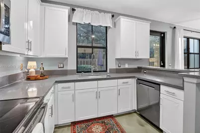 12140 Village Pl, Davie, FL 33325 - Photo 13