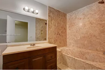 28 Crossings Cir #E, Boynton Beach, FL 33435 - Photo 1