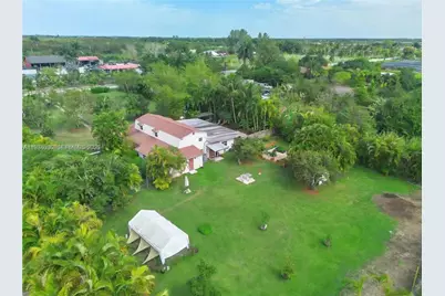 19810 SW 200th St, Miami, FL 33187 - Photo 5