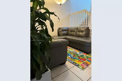 1043 SE 23rd Ave, Homestead, FL 33035 - Photo 3