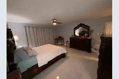 661 SW 67th Ave, Pembroke Pines, FL 33023 - Photo 17