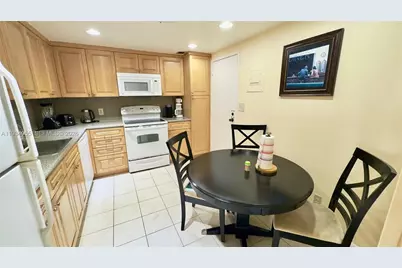 427 Golden Isles Dr #8A, Hallandale Beach, FL 33009 - Photo 25