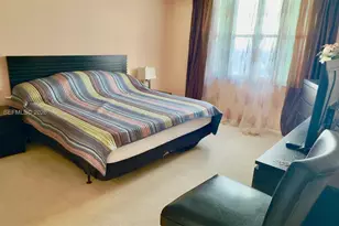 427 Golden Isles Dr, Hallandale Beach, FL 33009 - Photo 11