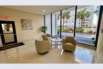 427 Golden Isles Dr #8A, Hallandale Beach, FL 33009 - Photo 27