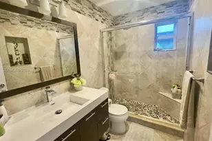 329 SE 3rd St, Hallandale Beach, FL 33009 - Photo 35