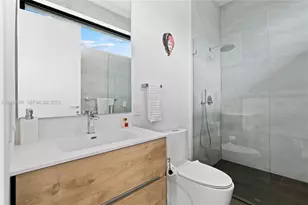 311 SE 189th St, Sunny Isles Beach, FL 33160 - Photo 29