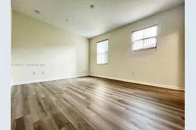 12585 NW 32nd Mnr, Sunrise, FL 33323 - Photo 9