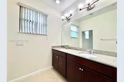 12585 NW 32nd Mnr, Sunrise, FL 33323 - Photo 11