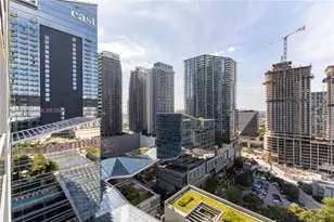 68 SE 6th St, Miami, FL 33131 - Photo 29