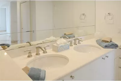 901 Brickell Key Blvd #705, Miami, FL 33131 - Photo 15