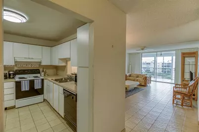 314 SE 10th St #406, Dania Beach, FL 33004 - Photo 3