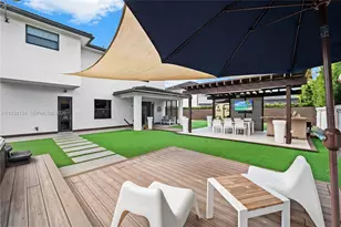 8723 NW 161st Terrace, Miami Lakes, FL 33018 - Photo 23