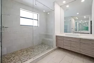 8723 NW 161st Terrace, Miami Lakes, FL 33018 - Photo 15