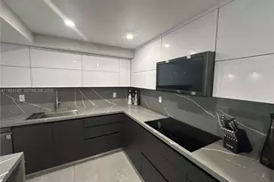 600 Parkview Dr, Hallandale Beach, FL 33009 - Photo 3