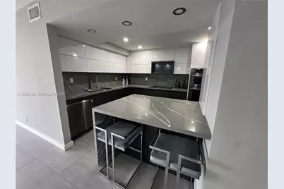 600 Parkview Dr #602, Hallandale Beach, FL 33009 - Photo 1