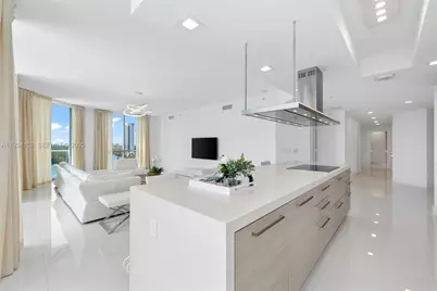 17111 Biscayne Blvd #1110, North Miami Beach, FL 33160 - Photo 11