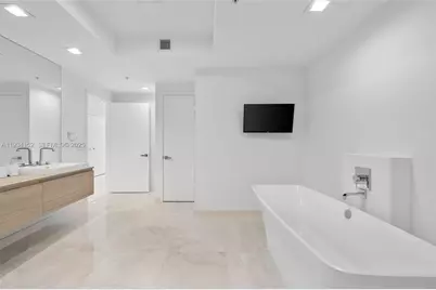 17111 Biscayne Blvd #1110, North Miami Beach, FL 33160 - Photo 25