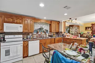 4141 W 4th Ave, Hialeah, FL 33012 - Photo 33